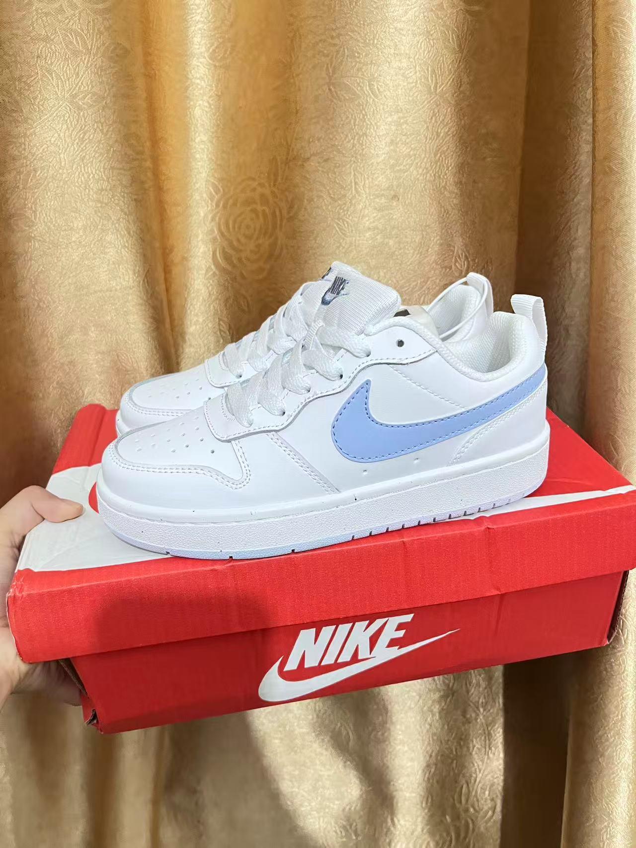Nike Court Borough 复古板鞋 女款白蓝 防滑耐磨防水 轻便透气